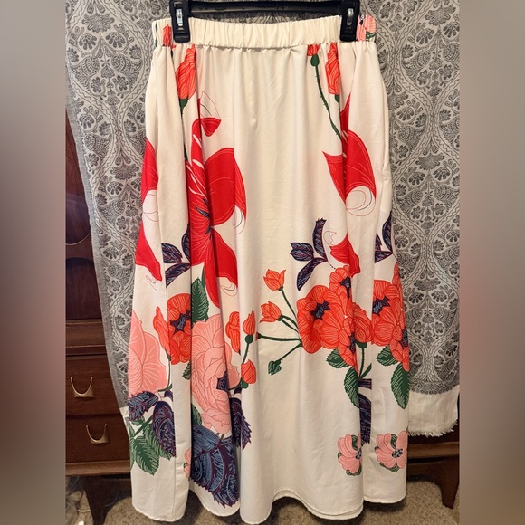 Floral Red & Pink Maxi Skirt - Women - Picture 6 of 7